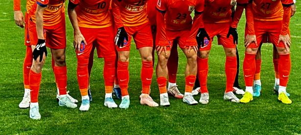 爱游戏网页版-山东泰山在亚冠中打出高光操作，被誉为教练席炸锅的简单介绍