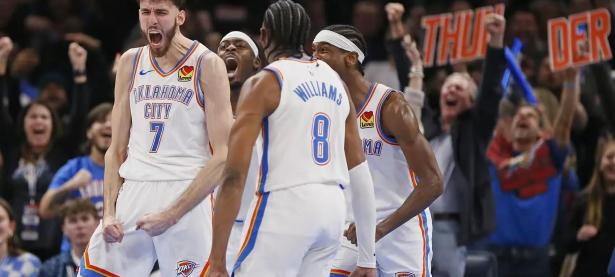 爱游戏官方入口-比赛进入白热化，各队积分争夺激烈的简单介绍