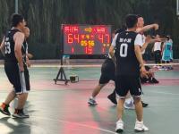 爱游戏网页版-活力四射！比赛中球员们的活力和热情感染全场