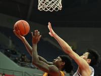 爱游戏体育平台-包含赛场上球员们拼尽全力，呈现出极具观赏性的比赛的词条