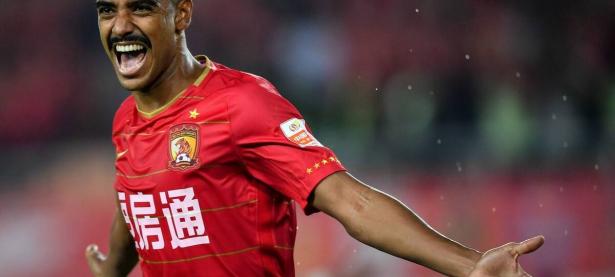 包含里尔全队状态火热，主力球员高效建功贡献胜利的词条