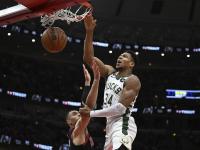 爱游戏体育链接-关于雄鹿大腿状态正常，助队稳定战绩的信息