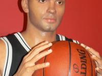 爱游戏app下载-NBA巨星勒布朗-詹姆斯创纪录，率领湖人逆转胜太阳，取得连胜五场