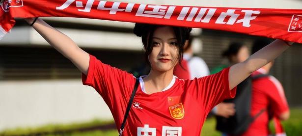 爱游戏官网-包含局势紧张比分紧比，球队迎战无惧的词条