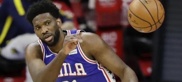 爱游戏中国官网-关于猛龙锋线强势作战，双塔组合无解！的信息