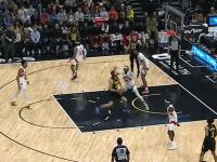 爱游戏登录入口-球场上的战斗非常激烈