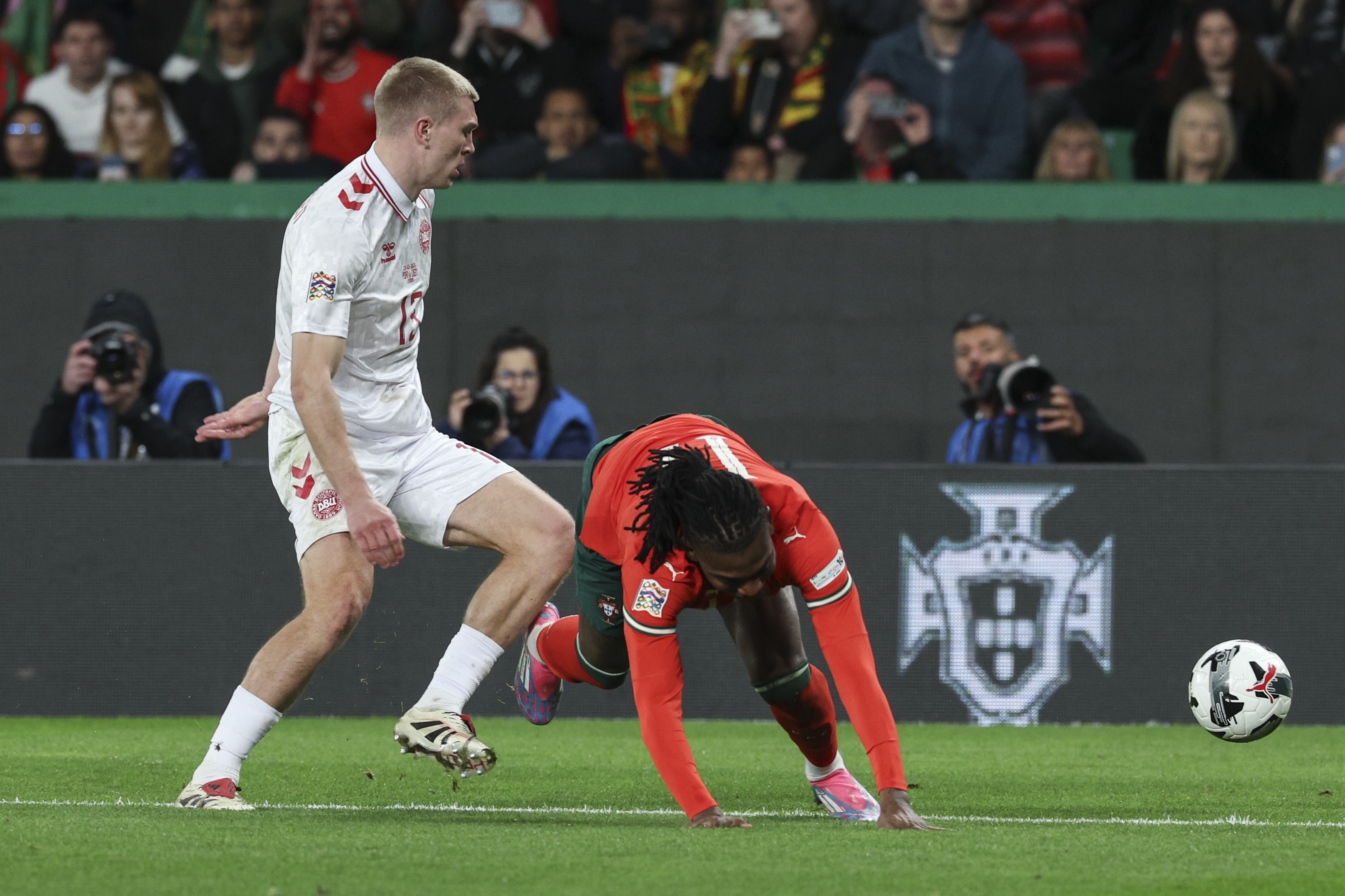 欧国联比赛球队斗志昂扬,赛场擂台的简单介绍 欧国联比赛球队斗志昂扬,赛场擂台的简单介绍