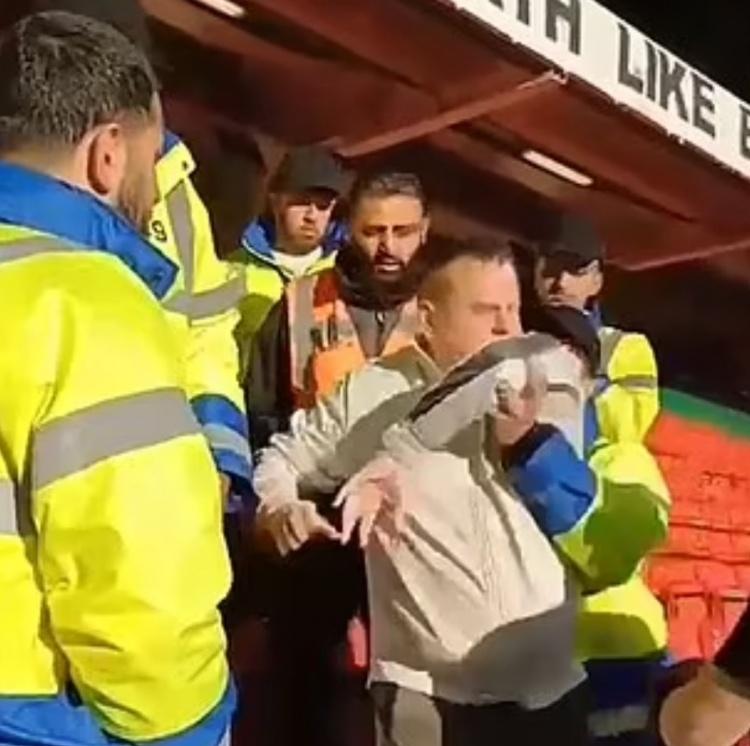 球迷们期待看到最激烈的对抗(球迷们期待看到最激烈的对抗赛英文) 球迷们期待看到最激烈的对抗(球迷们期待看到最激烈的对抗赛英文)