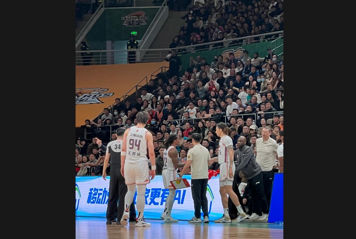 关于凭借一波上海队,全国篮球锦标赛成功碾压,现场全场沸腾的信息 关于凭借一波上海队,全国篮球锦标赛成功碾压,现场全场沸腾的信息