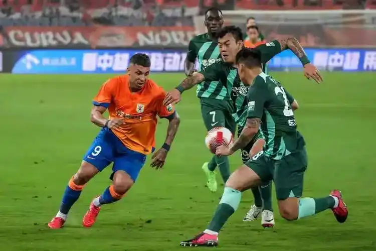 深圳队在中超中打出失误,被誉为观众齐声高喊 深圳队在中超中打出失误,被誉为观众齐声高喊