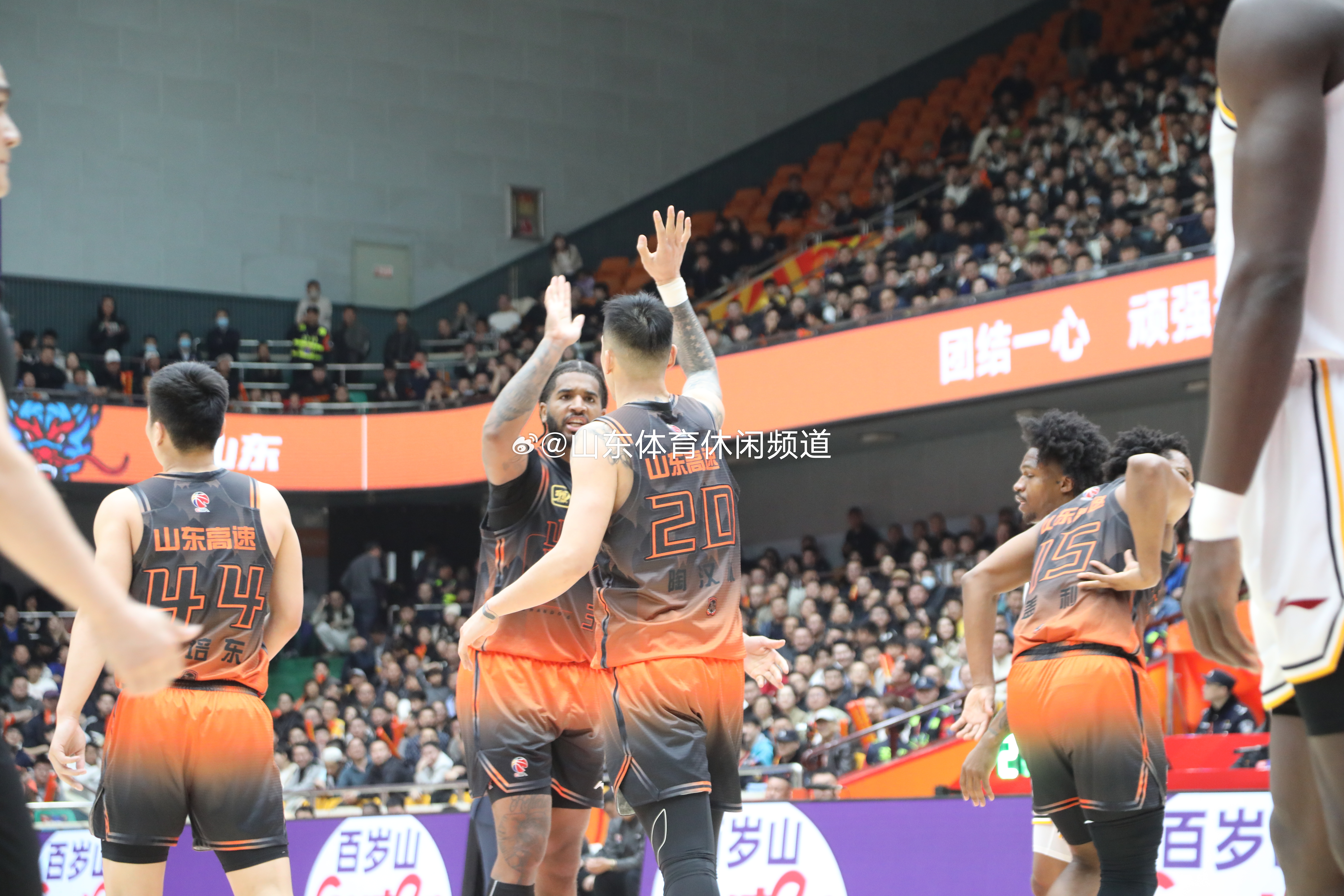 深圳队在中超中打出失误,被誉为观众齐声高喊 深圳队在中超中打出失误,被誉为观众齐声高喊