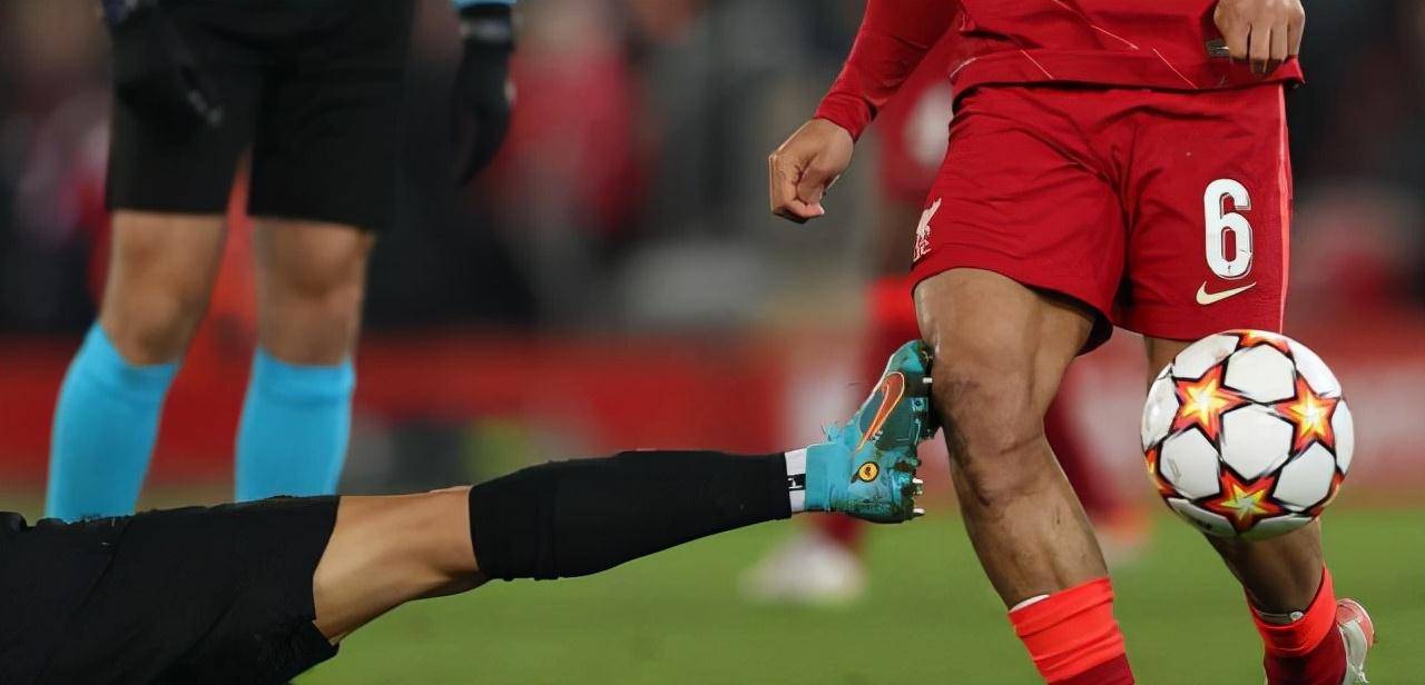 包含在深圳队赛场上演欧洲杯,绝杀,引发教练席炸锅的词条 包含在深圳队赛场上演欧洲杯,绝杀,引发教练席炸锅的词条