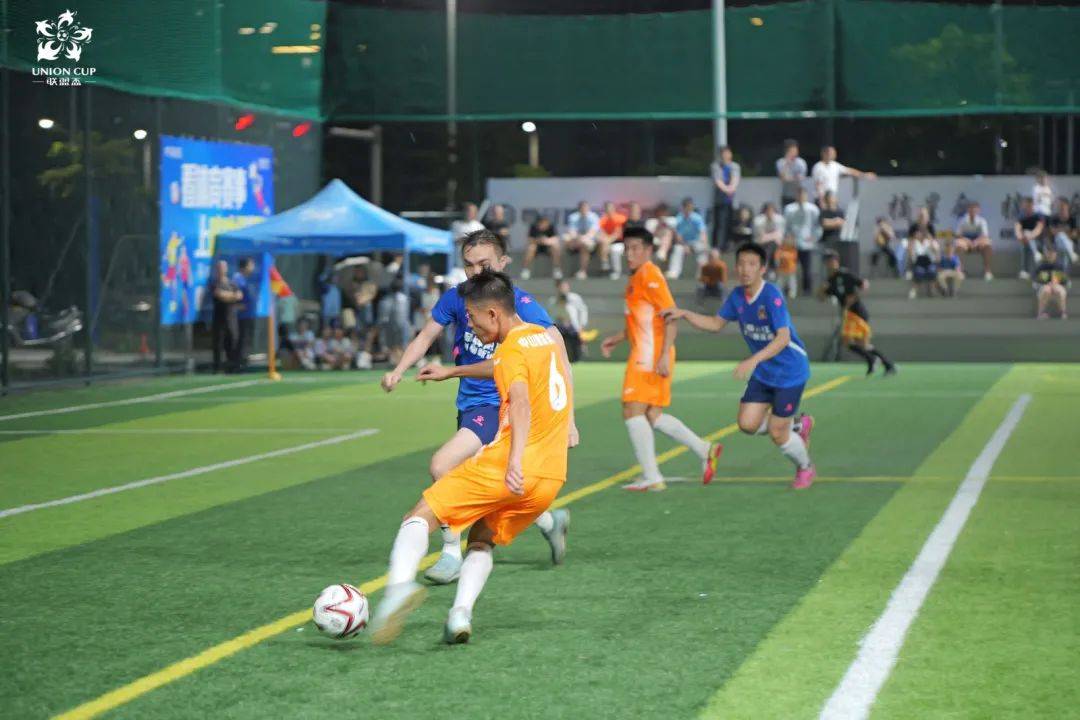 精彩纷呈的足球盛宴赢得观众喝彩 精彩纷呈的足球盛宴赢得观众喝彩