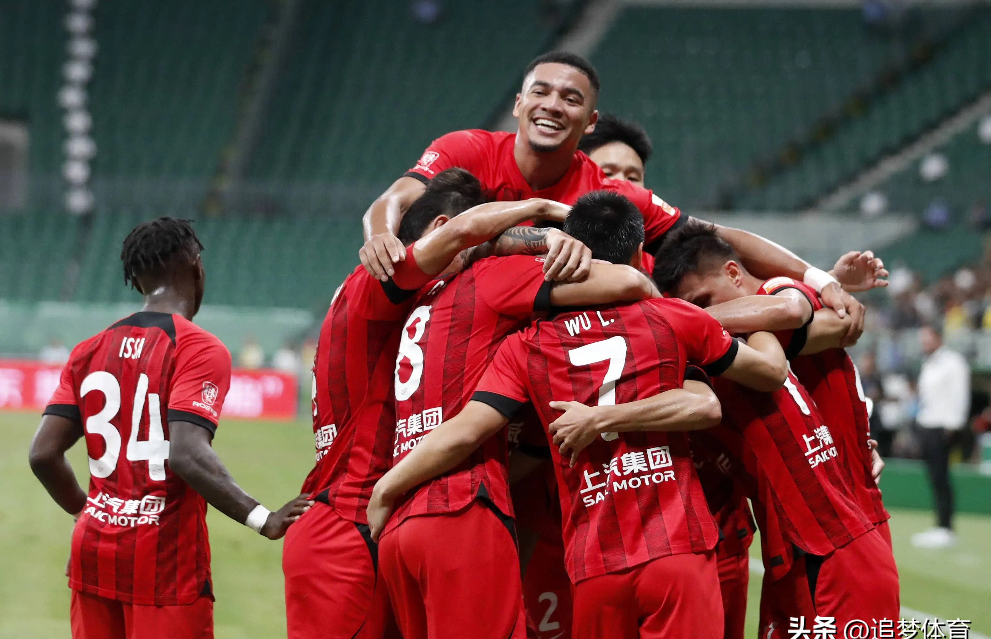 关于亚洲国际足球赛冠军争夺战引爆热议的信息 关于亚洲国际足球赛冠军争夺战引爆热议的信息