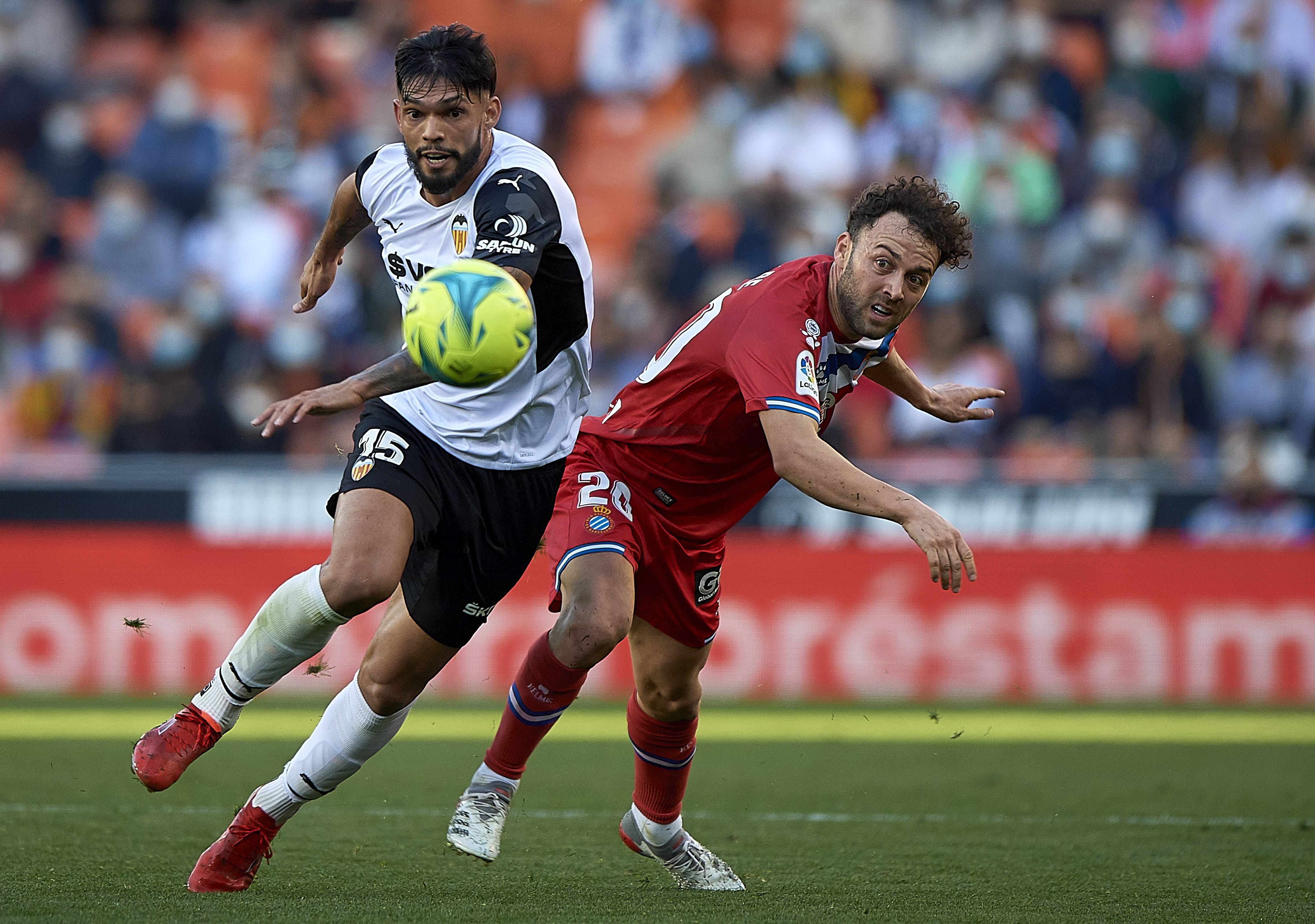 关于塞维利亚将迎来对阵比利亚雷亚尔的激烈较量的信息 关于塞维利亚将迎来对阵比利亚雷亚尔的激烈较量的信息