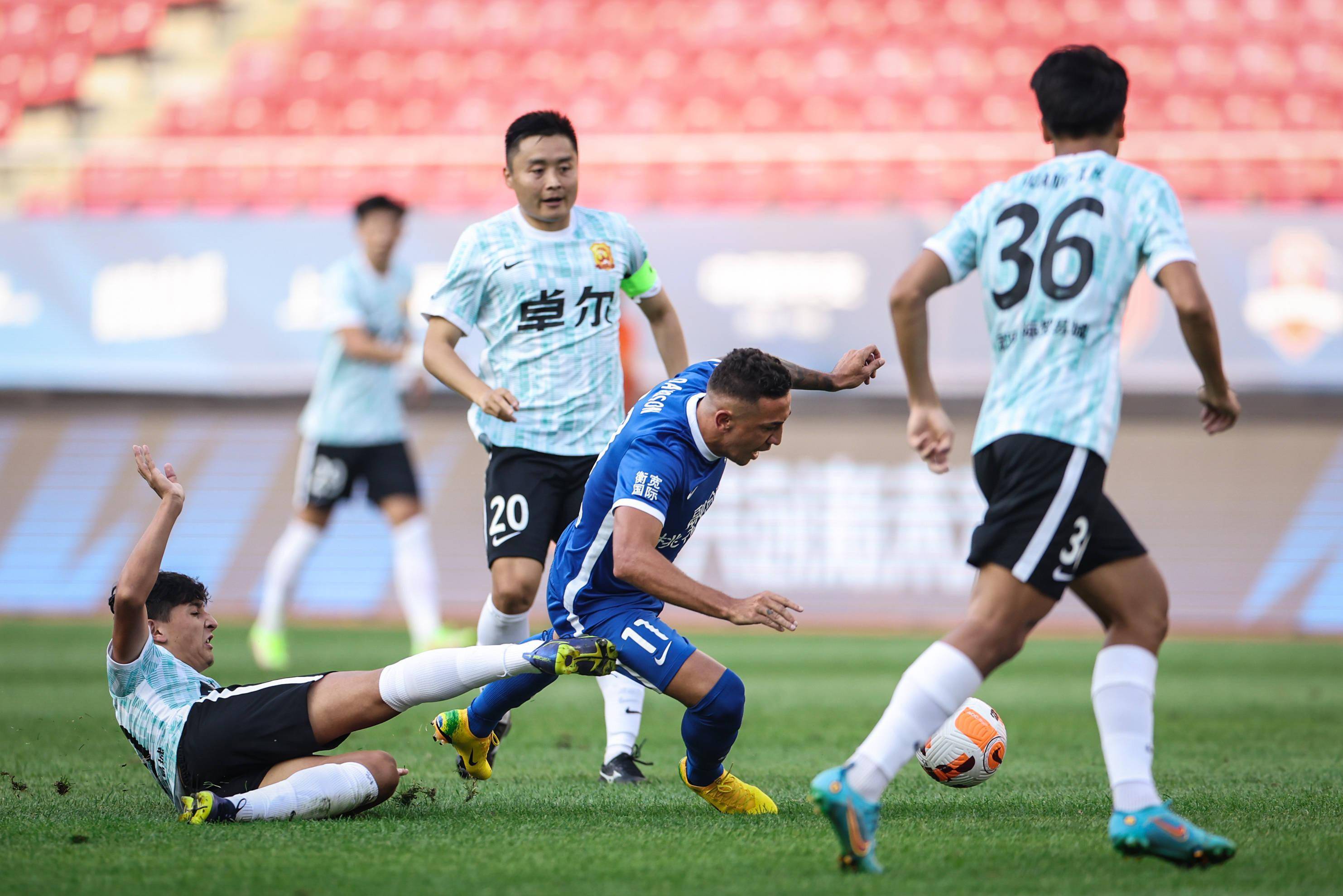 武汉卓尔客场战平河南建业,保持不败 武汉卓尔客场战平河南建业,保持不败