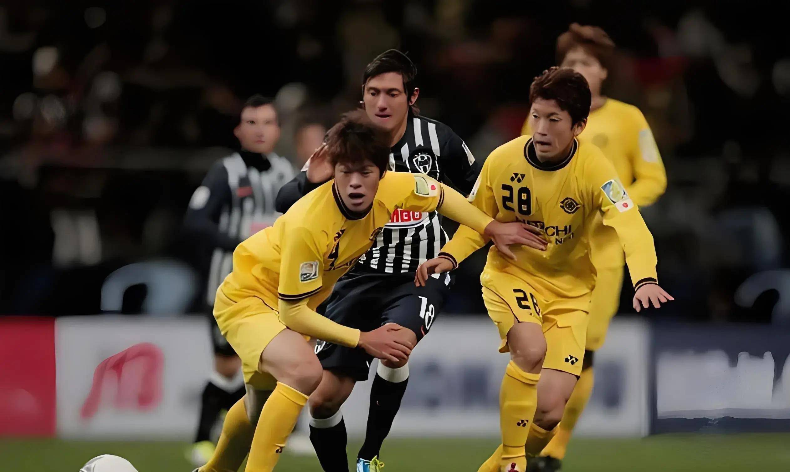 比赛中出现激烈抢断,双方势均力敌的简单介绍 比赛中出现激烈抢断,双方势均力敌的简单介绍