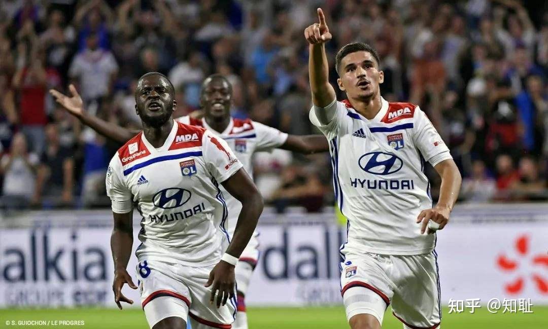 圣埃蒂安主场击败兰斯,锁定胜利 圣埃蒂安主场击败兰斯,锁定胜利