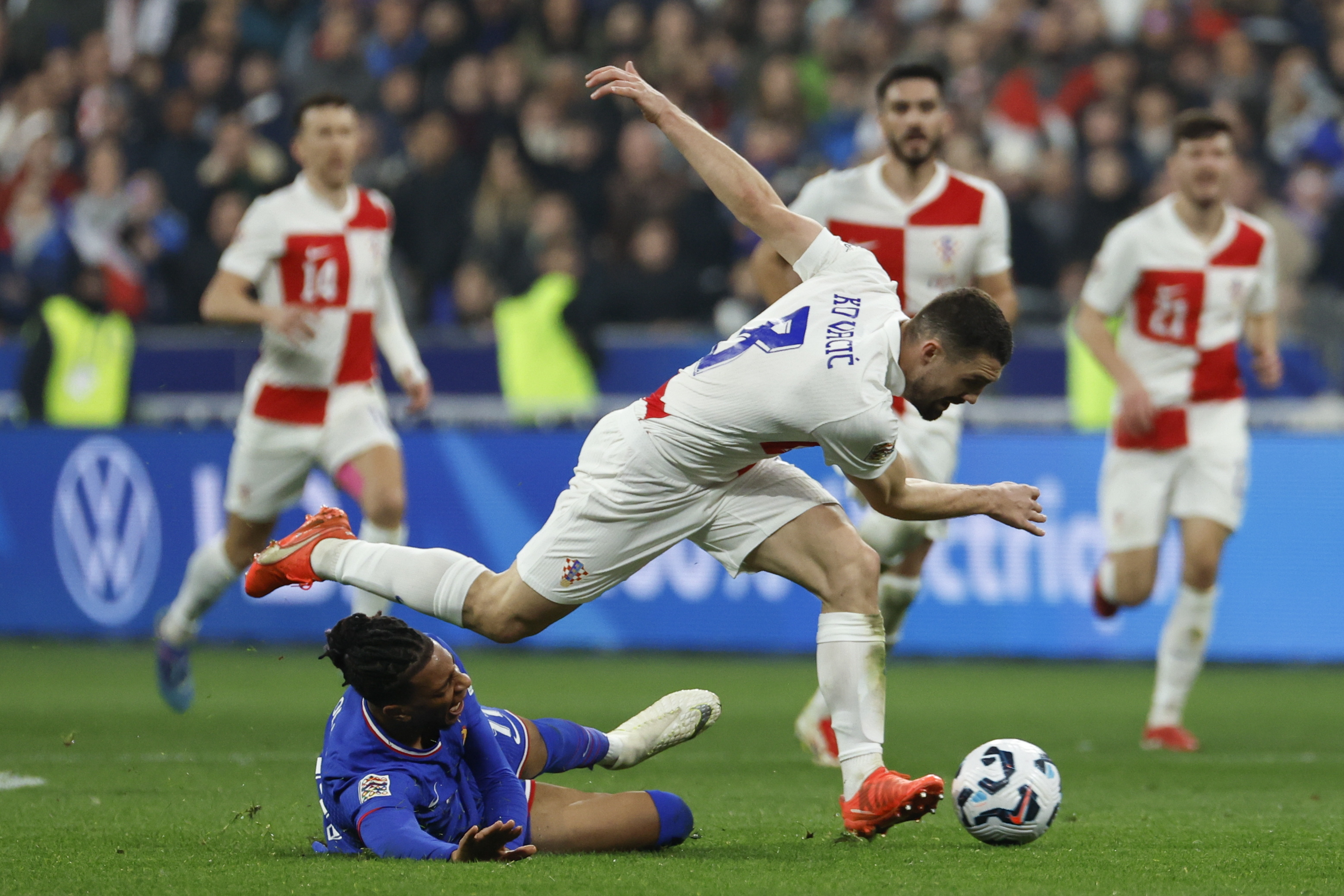 关于力挽狂澜!险胜对手,成功晋级半决赛的信息 关于力挽狂澜!险胜对手,成功晋级半决赛的信息