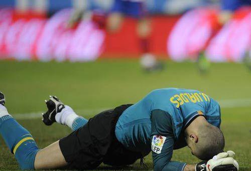 教练心臂骨断裂,球队状态受影响 教练心臂骨断裂,球队状态受影响