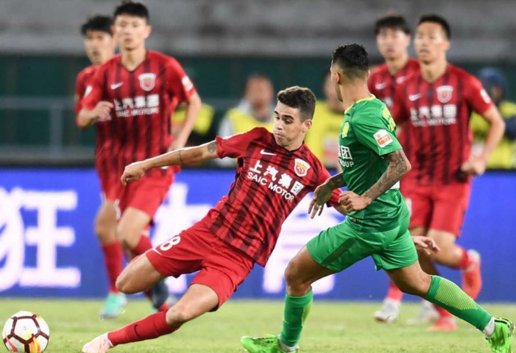 上港主场艰难击败鲁能,坚守主场保持积分稳定 上港主场艰难击败鲁能,坚守主场保持积分稳定