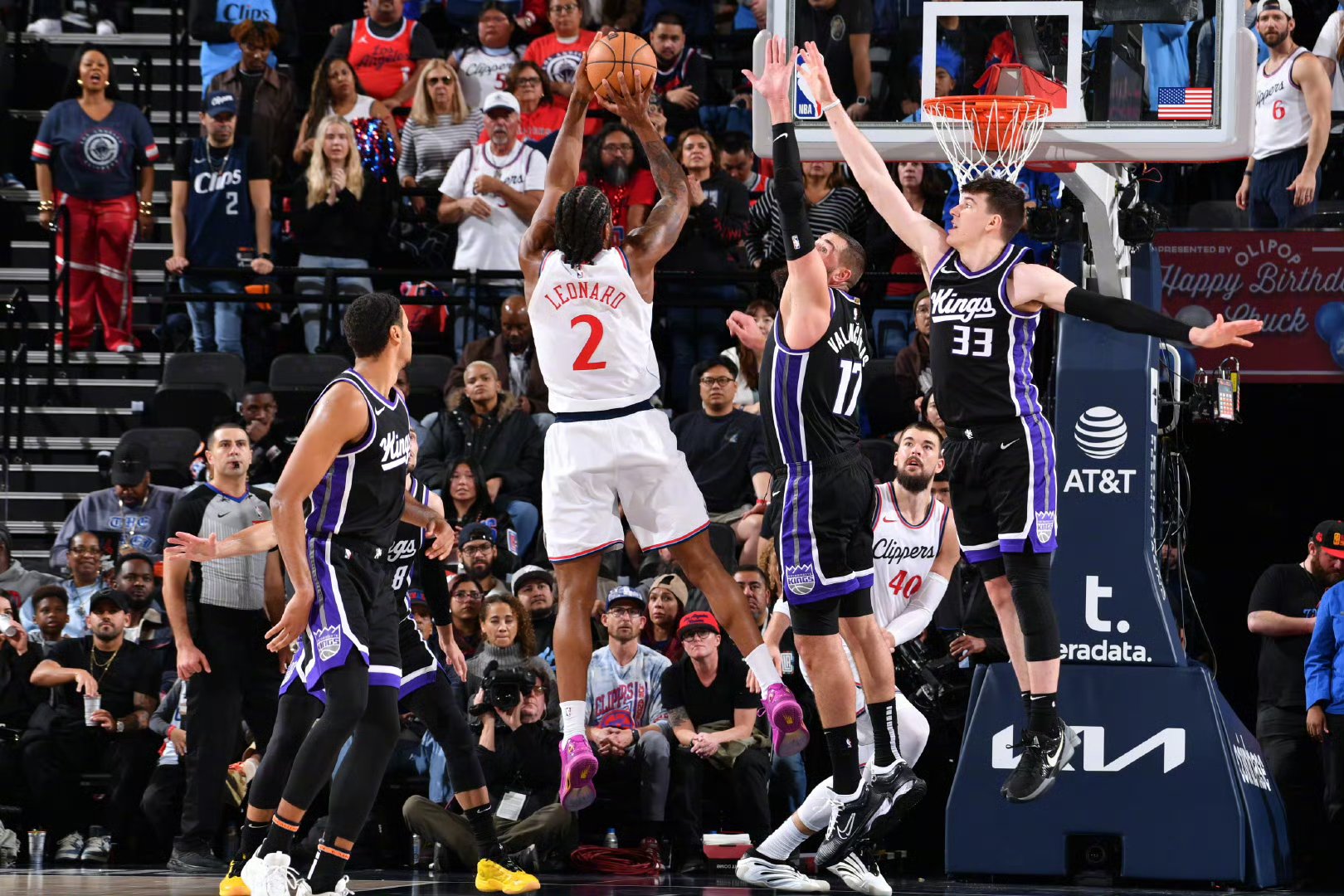 快船队客场战胜掘金队,伦纳德连拿+统治比赛的简单介绍 快船队客场战胜掘金队,伦纳德连拿+统治比赛的简单介绍