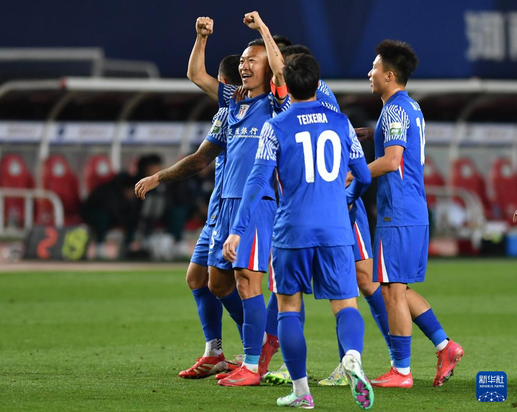 河南建业不敌上海申花,主场劣势尴尬 河南建业不敌上海申花,主场劣势尴尬