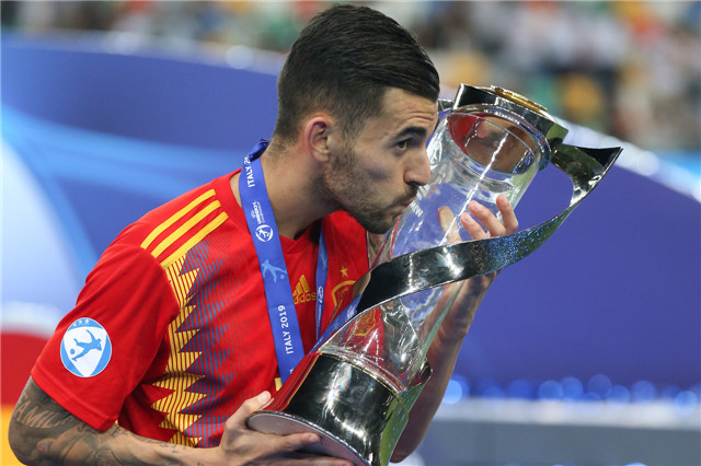 关于球员技艺百出,精湛战术得当迅速奏效的信息 关于球员技艺百出,精湛战术得当迅速奏效的信息