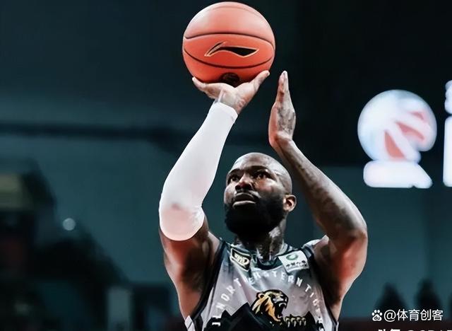 外援助力辽宁男篮大胜,反弹状态 外援助力辽宁男篮大胜,反弹状态