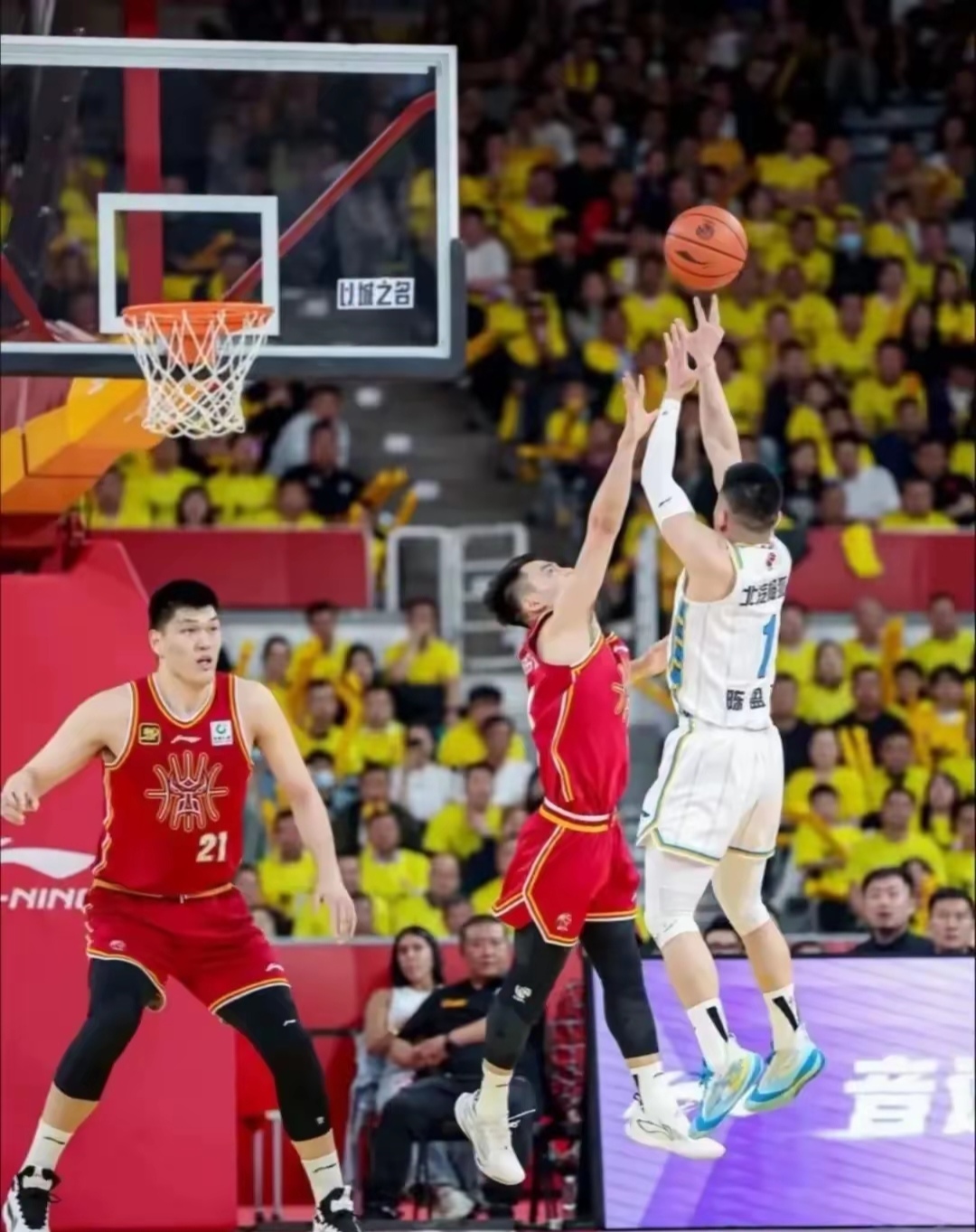 外援助力辽宁男篮大胜,反弹状态 外援助力辽宁男篮大胜,反弹状态