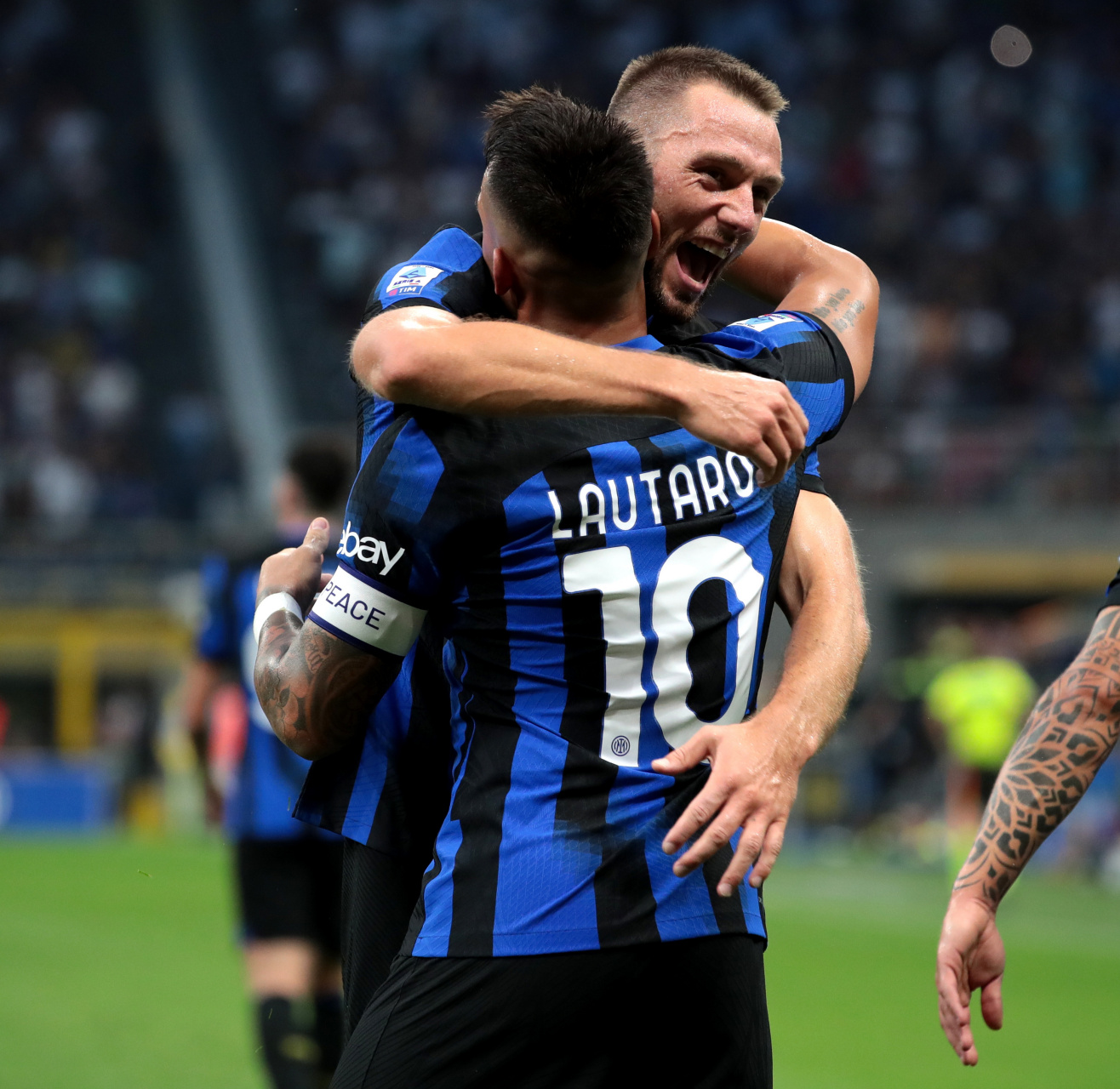 佛罗伦萨巧胜对手,全队团结一致取得胜利的简单介绍 佛罗伦萨巧胜对手,全队团结一致取得胜利的简单介绍