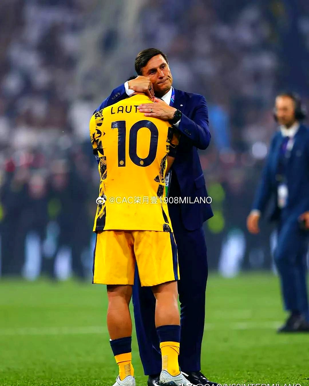 乌迪内斯击败对手,喜迎胜利 乌迪内斯击败对手,喜迎胜利