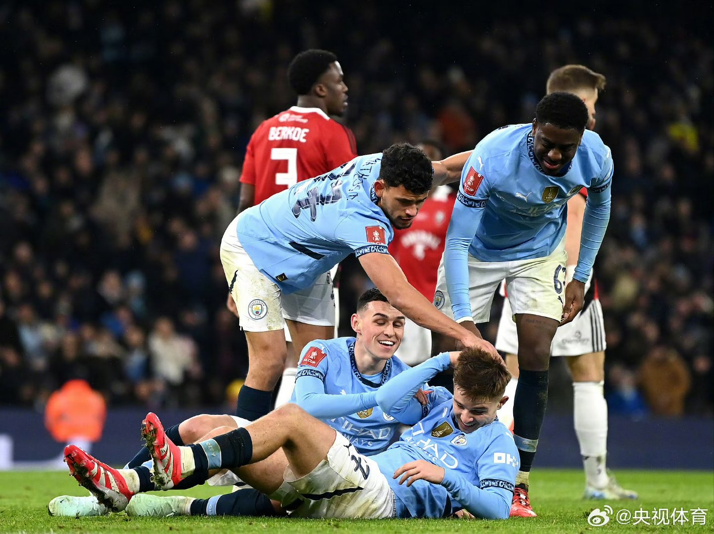 曼城遭遇惨败，无缘欧冠决赛！