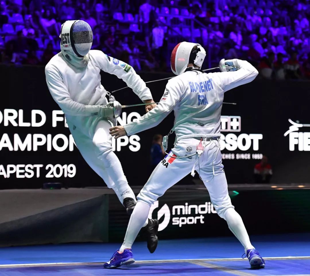 俄罗斯击剑选手夺得冠军,成为焦点 俄罗斯击剑选手夺得冠军,成为焦点