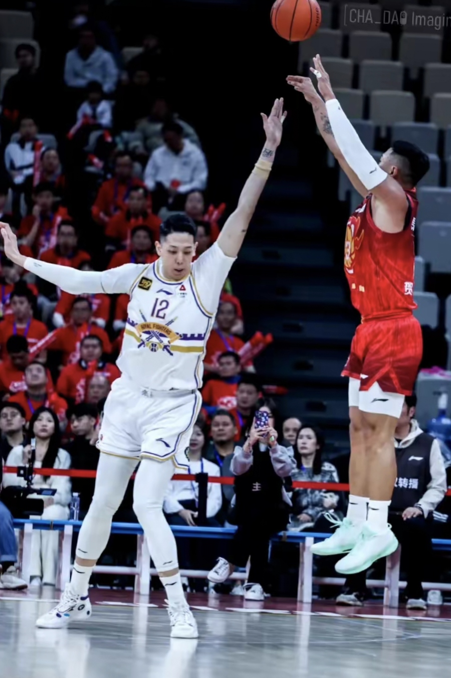 中心战役，广东与深圳男篮在主场交锋